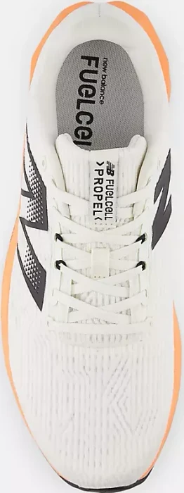 New Balance FuelCell Propel v5 hot mango/sea salt/schwarz (Herren)
