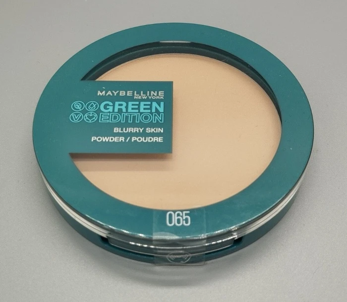 Maybelline Green Edition Blurry Skin Puder Nr. 65, 9g