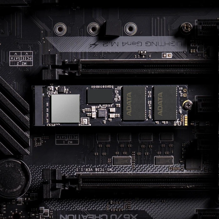 ADATA XPG Gammix S70 Blade 8TB, M.2 2280 / M-Key / PCIe 4.0 x4, Kühlkörper