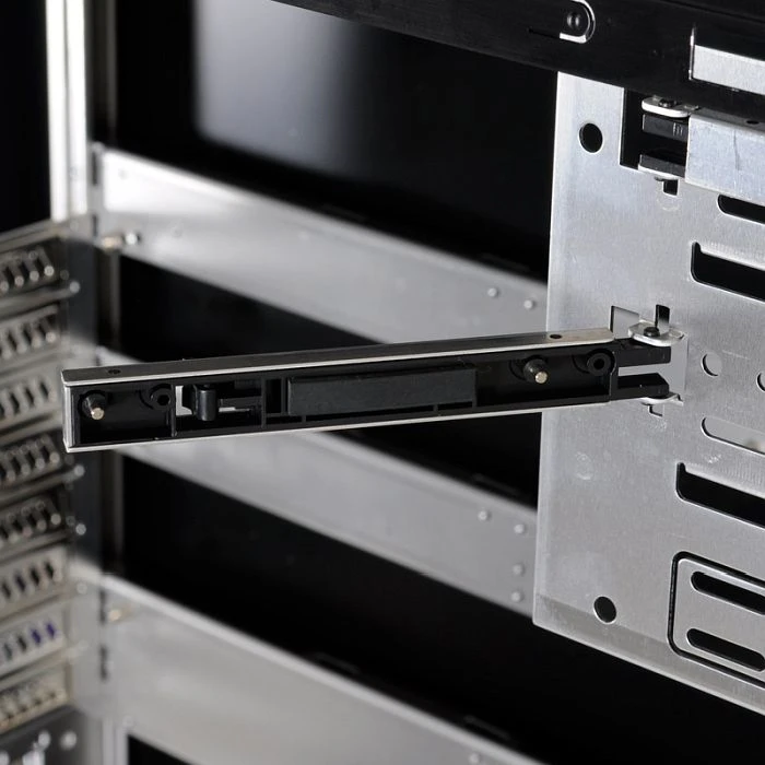 Lian Li PC-9NA silber