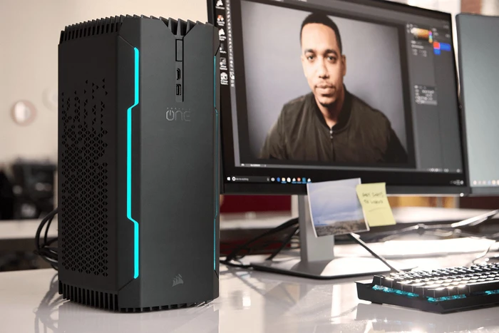 Corsair ONE Pro, Core i7-7700K, 16GB RAM, 480GB SSD, 2TB HDD, GeForce GTX 1080
