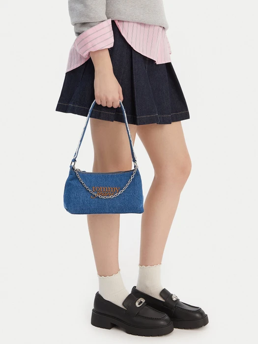 Tommy Hilfiger Denim mit aufgesticktem Logo Schultertasche mid denim