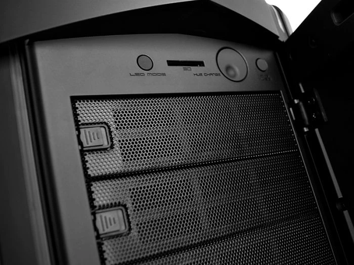 NZXT Phantom 820 schwarz, Acrylfenster, schallgedämmt
