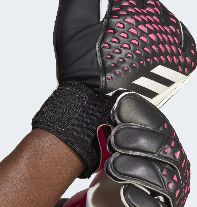 adidas Predator Training Torwarthandschuhe black/white/team shock pink