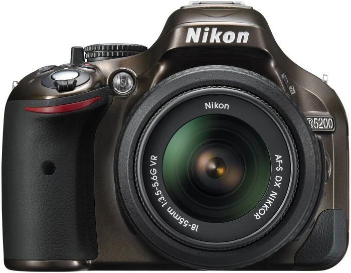 Nikon D5200 bronze mit Objektiv AF-S DX 18-55mm 3.5-5.6 G VR