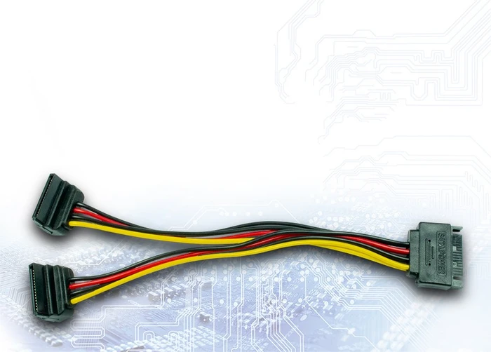 Inter-Tech 1x 15-Pin SATA Strom Stecker auf 2x 15-Pin SATA Strom Buchse, Y-Kabel, 0.15m