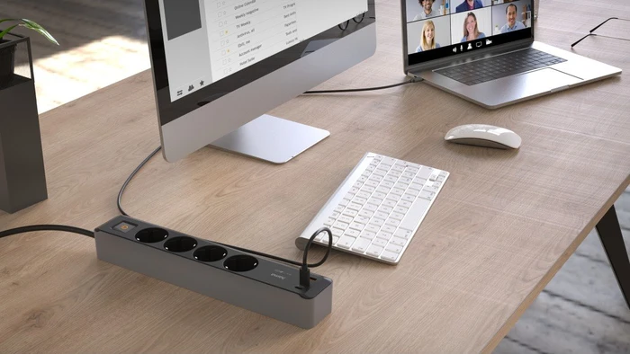 Hama Steckdosenleiste mit Schalter, 4-fach, 1x USB-A/2x USB-C 65W USB-PD, 1.4m, schwarz/grau