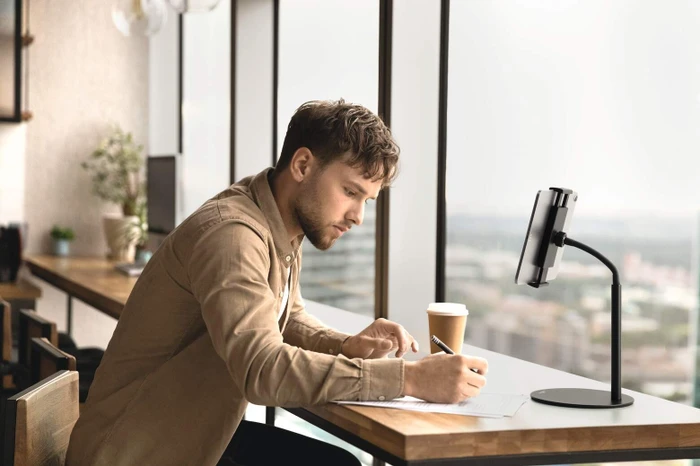 Durable Tablet Holder Twist Table, Tablet-Stand 4.7-13"