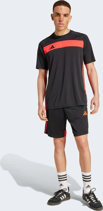 adidas Tiro 25 Essentials Trainingshose kurz black/lucid red (Herren)