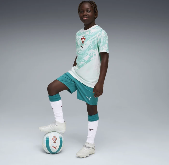 Puma FIFA WM 2026 Portugal Auswärtsshorts green lagoon/puma white (Junior)