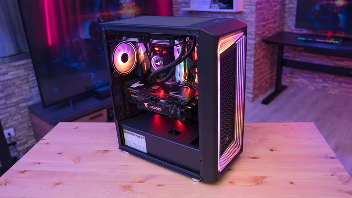 AeroCool Interstellar, Glasfenster