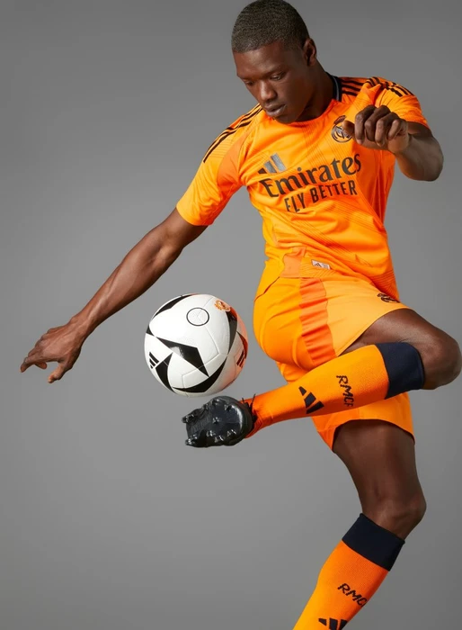 adidas Real Madrid Authentic 2024/2025 Auswärtstrikot crew orange (Herren)