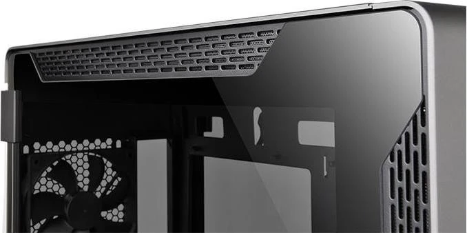 Thermaltake A500 Aluminium, Glasfenster