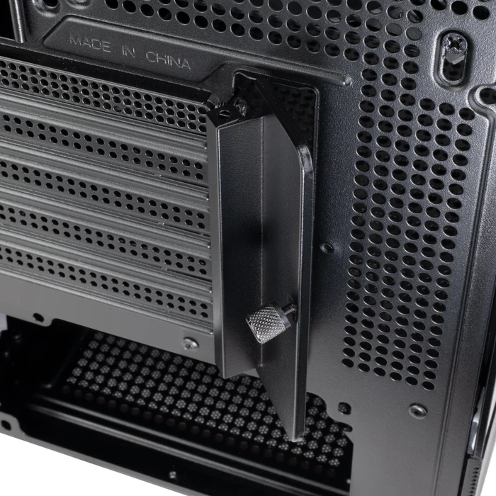 SilverStone Lucid 04, schwarz, Glasfenster