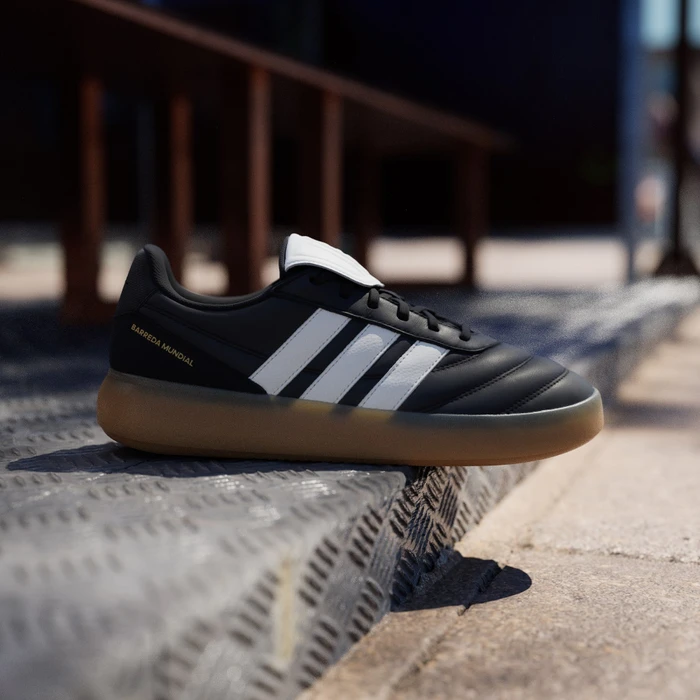 adidas Barreda Mundial core black/core white/gum