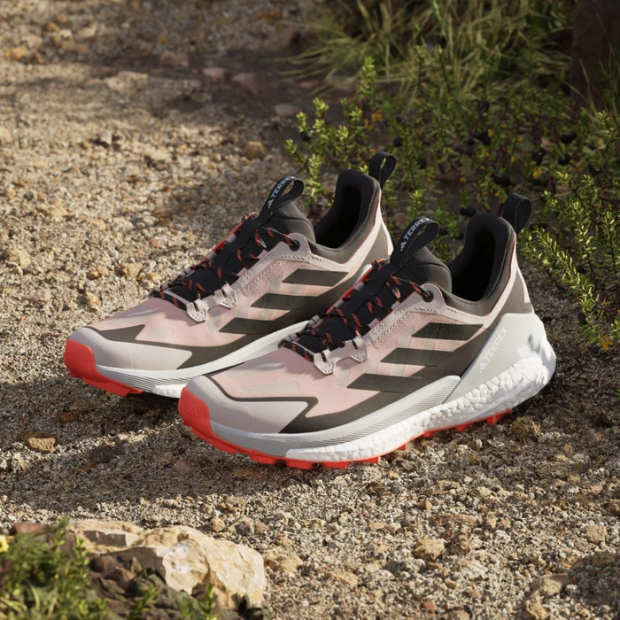adidas Terrex Free Hiker 2.0 Low wonder beige/core black/semi impact orange (Herren)