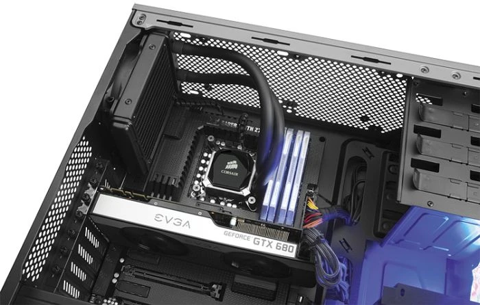 Corsair Graphite Series 230T grau, Acrylfenster