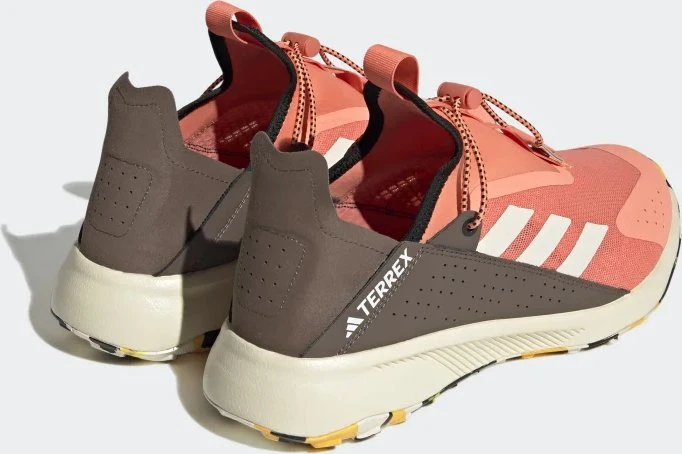 adidas Terrex Voyager 21 Slip-On Heat.RDY Travel coral fusion/wonder white/solar gold (Herren)