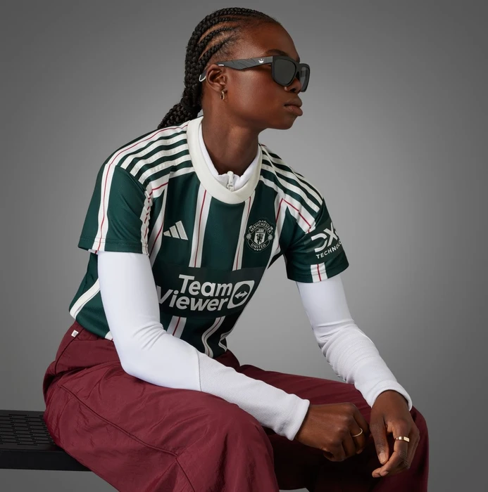 adidas Manchester United 2023/2024 Auswärtstrikot green night/core white/active maroon (Damen)