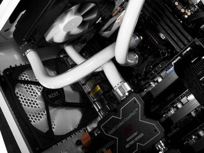 NZXT H630 weiß, schallgedämmt