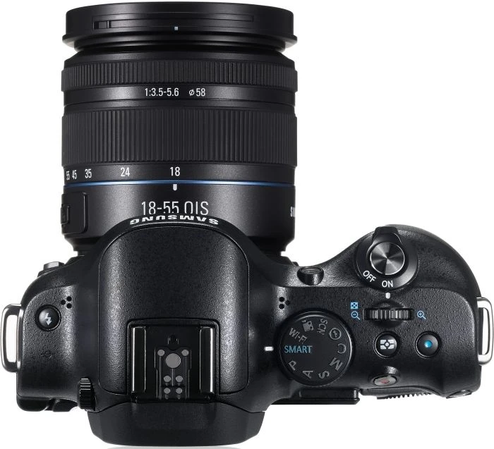 Samsung NX20 mit Objektiv NX 18-55mm 3.5-5.6 OIS II i-Function