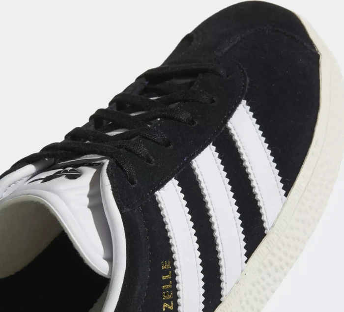 adidas Gazelle core black/footwear white/gold metallic (Junior)