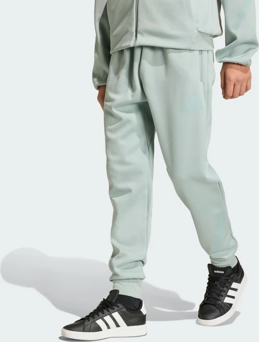 adidas Tapered-Leg Z.N.E. Trainingshose lang wonder sage/tactile green (Junior)