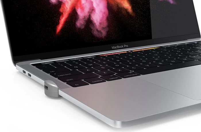 Maclocks Ledge Adapter inkl. Kabelschloss mit Schlüssel für Macbook Pro Touch Bar 13.3"/15.4"