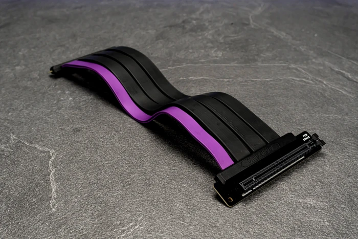 Cooler Master Riser Cable, gewinkelt, PCIe 4.0, 200mm, schwarz