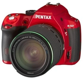 Pentax K-50 rot mit Objektiv smc DA 18-135mm 3.5-5.6 ED AL IF DC WR