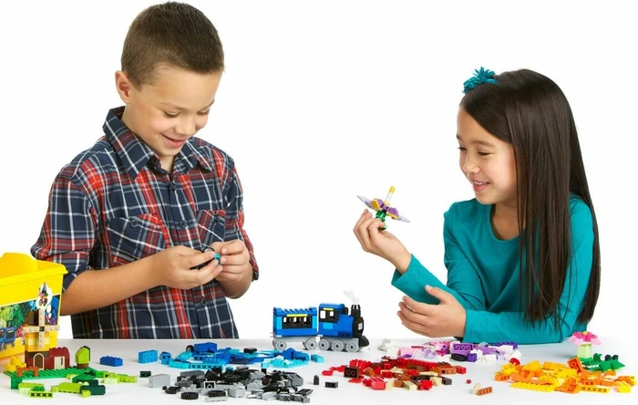 LEGO Classic - Mittelgroße Bausteine-Box