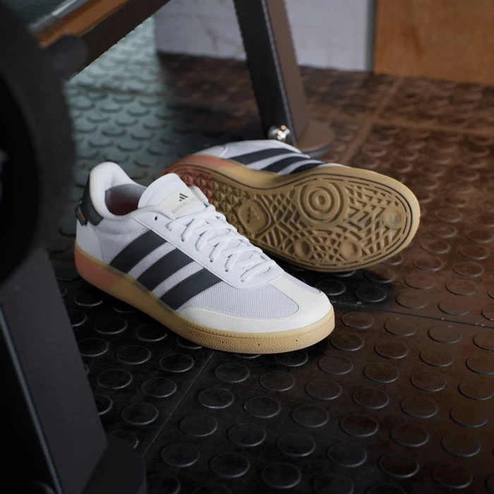 adidas Spezial Training cloud white/core black/lucid red