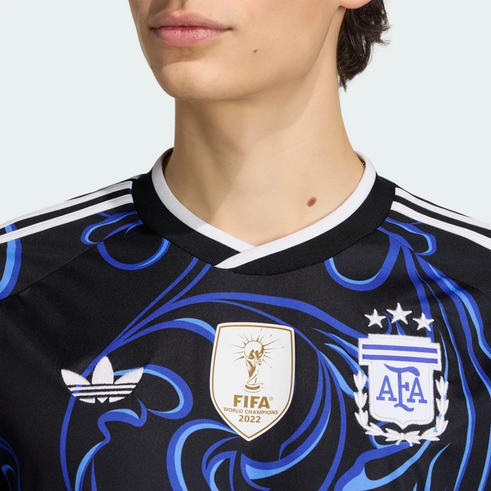 adidas FIFA WM 2026 Argentinien Auswärtstrikot kurzarm black/lucid blue/blue burst (Herren)