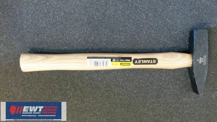 Stanley Schlosserhammer Eschenstiel, 300g