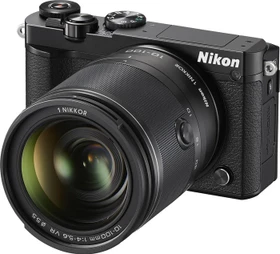 Nikon 1 J5 schwarz mit Objektiv 1 NIKKOR 10-100mm 4.0-5.6 VR