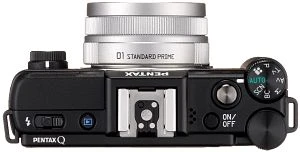 Pentax Q schwarz mit Objektiv Q 01 Standard Prime 8.5mm 1.9 AL und Q 02 Standard Zoom 5-15mm 2.8-4.5 AL