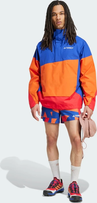 adidas Terrex Multi Light Printed Laufhose kurz semi lucid blue/pure ruby/semi impact orange/warm clay (Herren)