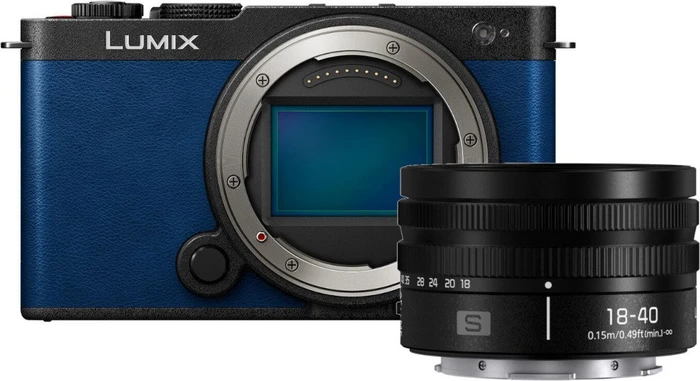 Panasonic Lumix DC-S9 blau mit Objektiv Lumix S 18-40mm 4.5-6.3