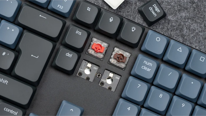 Keychron K5 Pro, schwarz/blau, LEDs RGB, hot-swap, Gateron LOW PROFILE 2.0 BROWN, USB/Bluetooth, DE