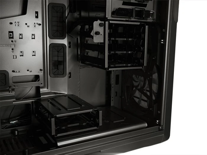 NZXT Phantom 630 Gunmetal, Acrylfenster