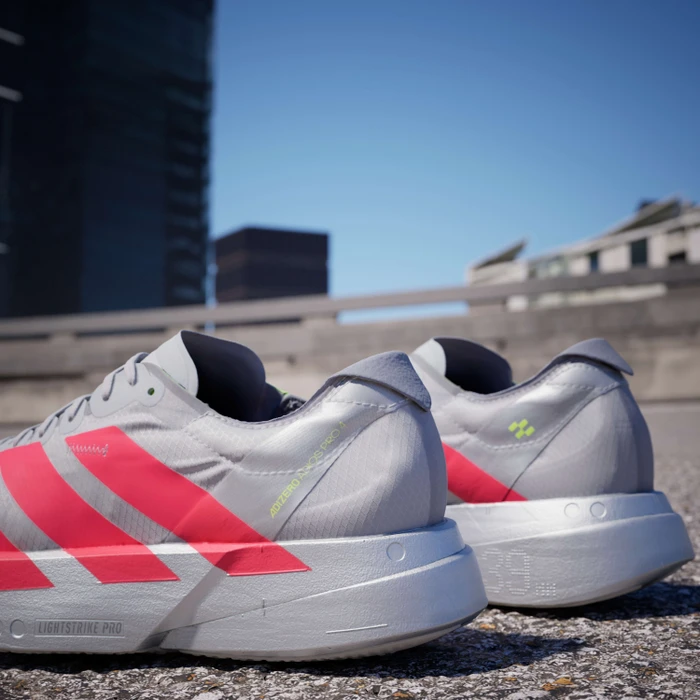 adidas Adizero Adios Pro 4 grey two/lucid red/grey (Damen)