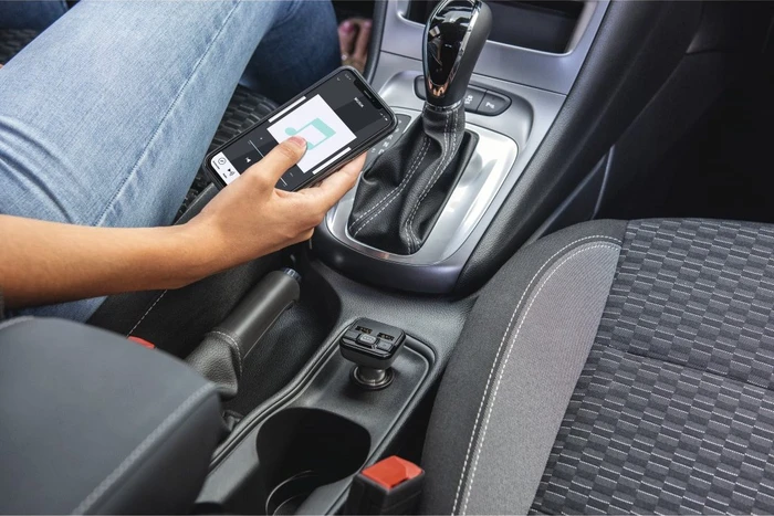 Hama FM-Transmitter mit Bluetooth-Funktion