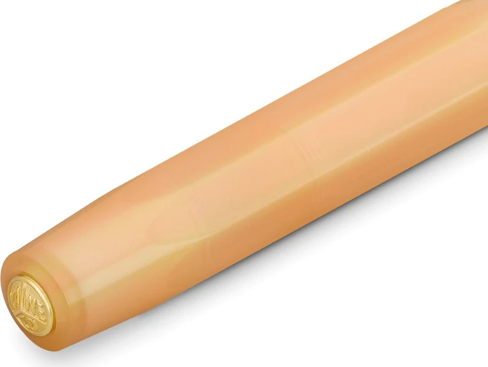 Kaweco Collection apricot pearl, rechte Hand, extra fein