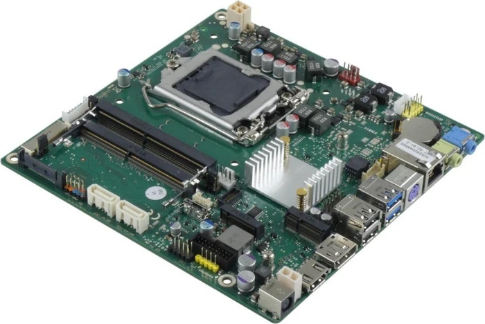 Fujitsu D3674-B (Intel 1151 v2)