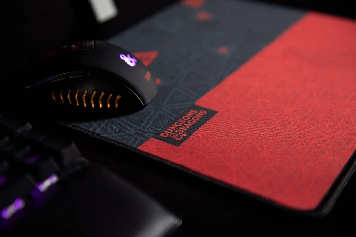 Konix Dungeons & Dragons Roll the Dice Mouse Pad, 320x270mm, rot/schwarz