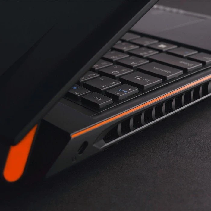 GIGABYTE P55W v4, Core i7-5700HQ, 8GB RAM, 128GB SSD, 1TB HDD, GeForce GTX 970M, DE