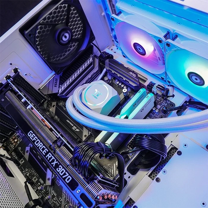 Thermaltake Phobos, Ryzen 7 5800X, 16GB RAM, 1TB SSD, GeForce RTX 3070 LHR
