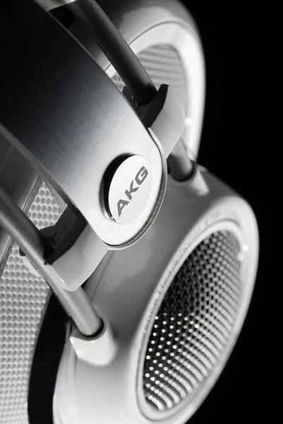 AKG K701