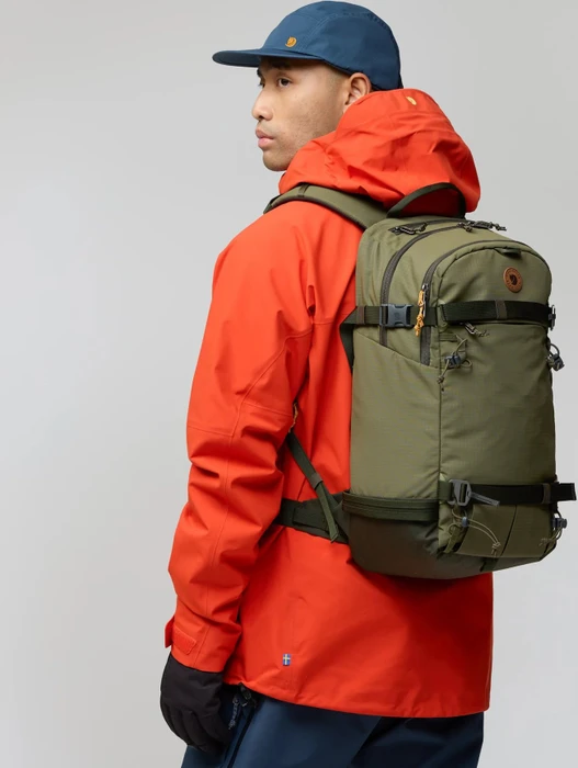 Fjällräven Bergtagen Touring 22 laurel green/deep forest