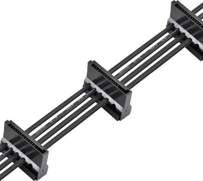 SilverStone CP06-E4, SATA Adapter Kabel, 1 auf 4 SATA Stecker (Super Flexibel), 2x 2200µF Kondensatoren